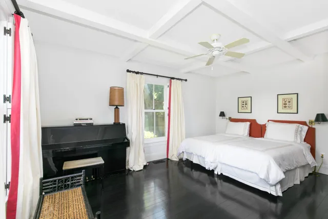 $180,000 | 124 Meeting House Lane, Southampton, NY 11968