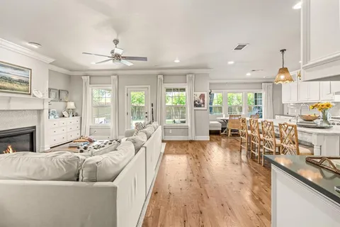 $825,000 | 809 Edgefield Road, Fort Worth, TX 76107