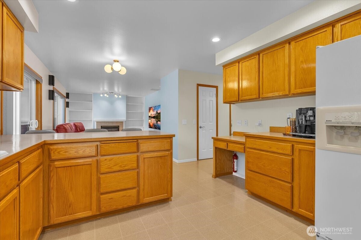 3124 201st Street Southeast Bothell, WA 98012 - Photo 9 of 38