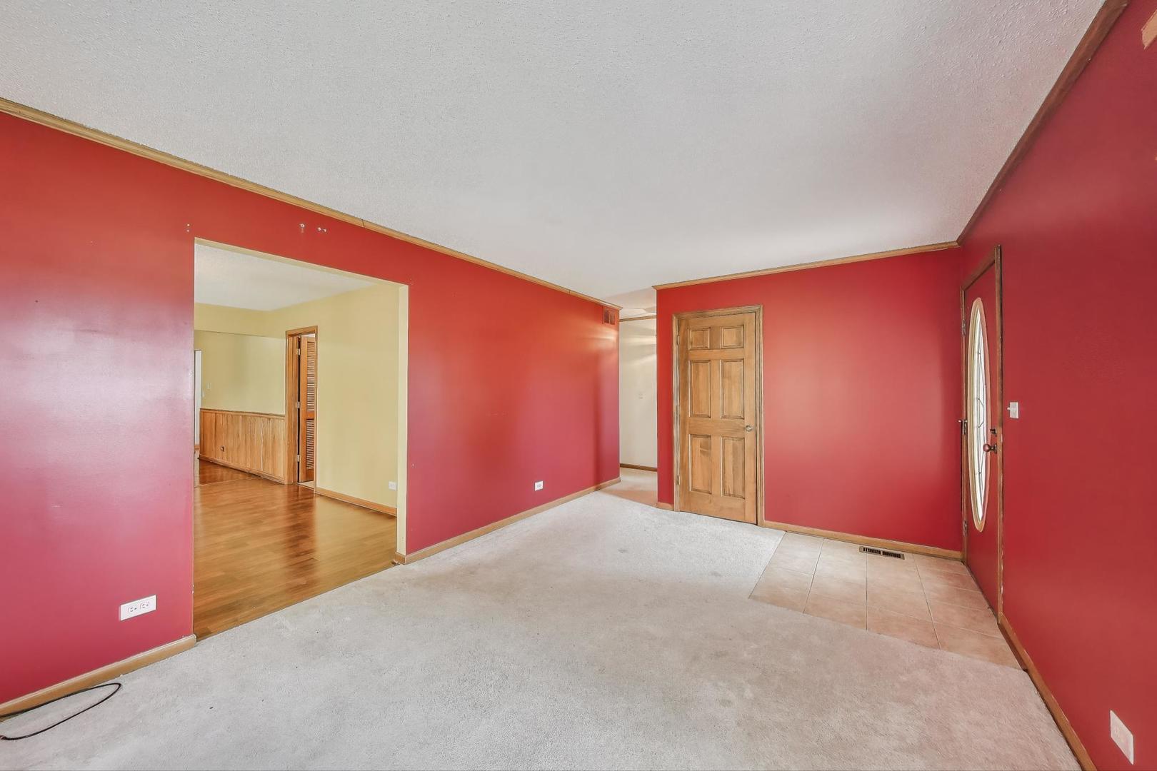 1340 Wooley Road Oswego, IL 60543 - Photo 11 of 35