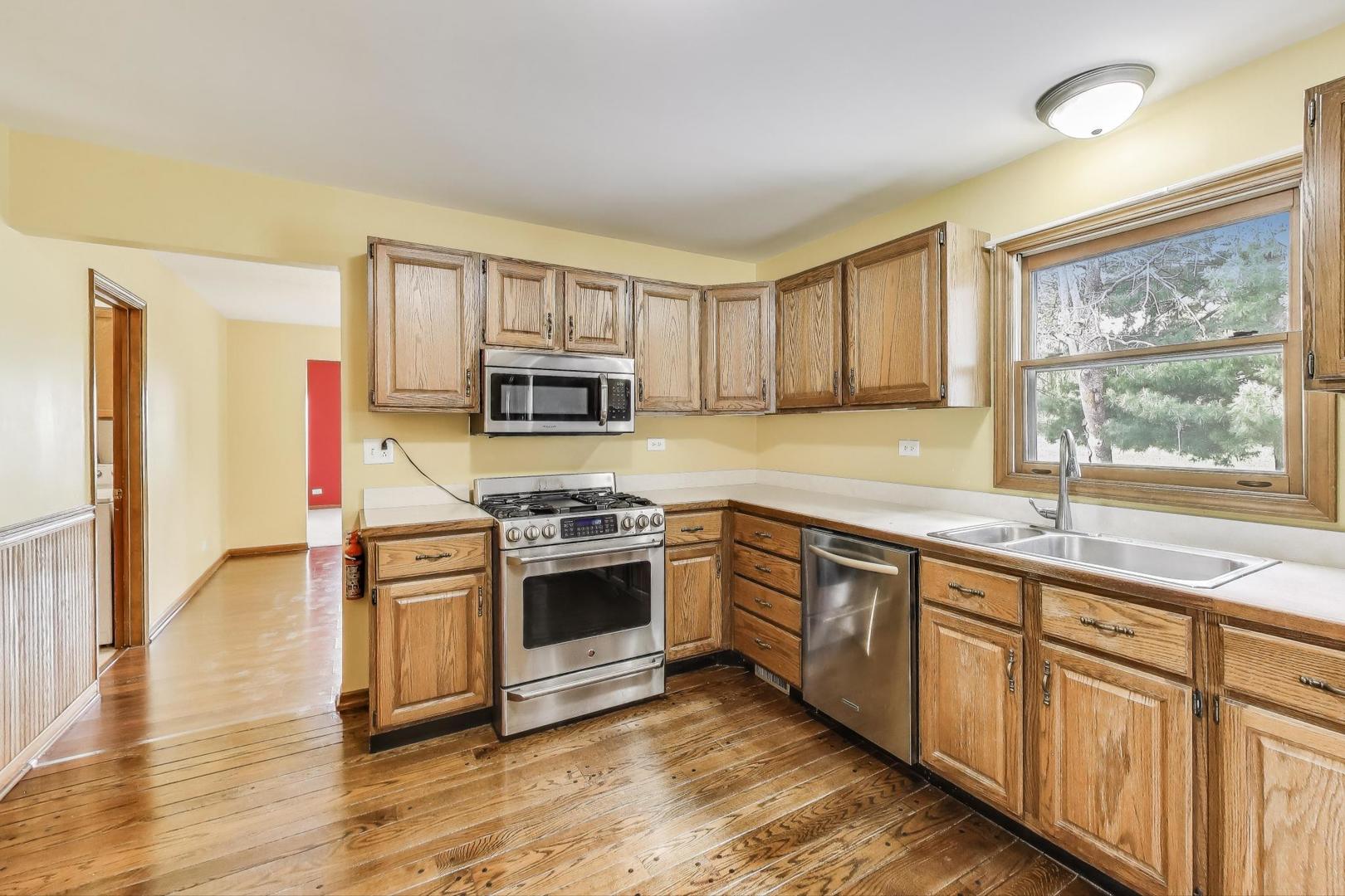 1340 Wooley Road Oswego, IL 60543 - Photo 14 of 35