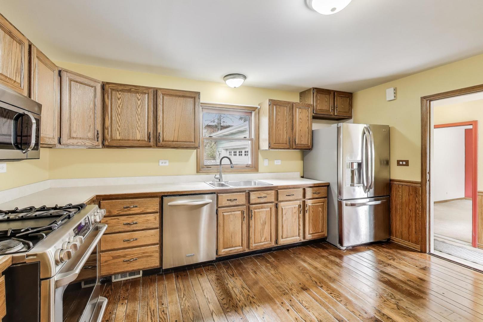 1340 Wooley Road Oswego, IL 60543 - Photo 15 of 35