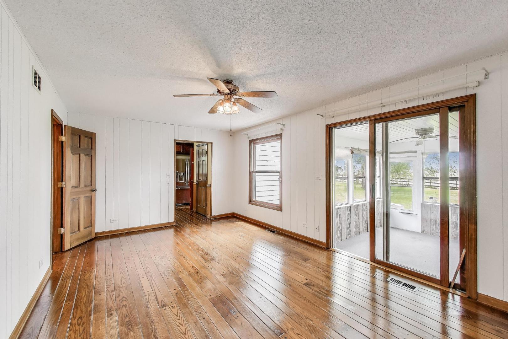 1340 Wooley Road Oswego, IL 60543 - Photo 17 of 35