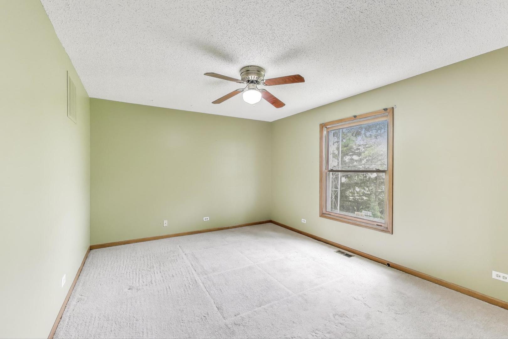 1340 Wooley Road Oswego, IL 60543 - Photo 20 of 35