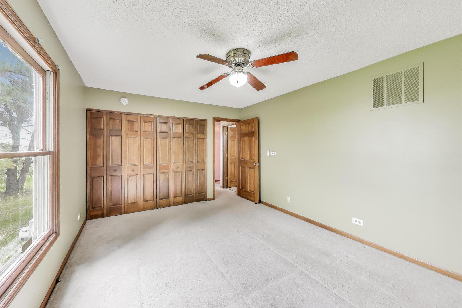 1340 Wooley Road Oswego, IL 60543 - Photo 21 of 35