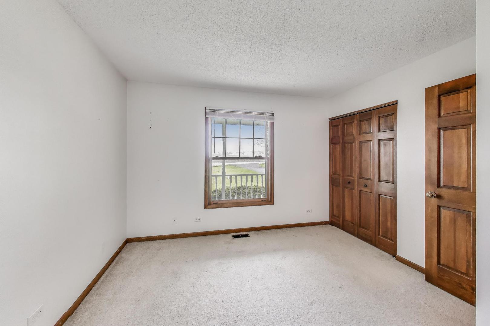 1340 Wooley Road Oswego, IL 60543 - Photo 22 of 35