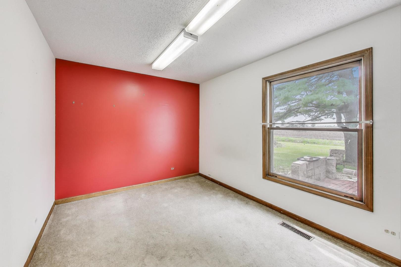 1340 Wooley Road Oswego, IL 60543 - Photo 24 of 35