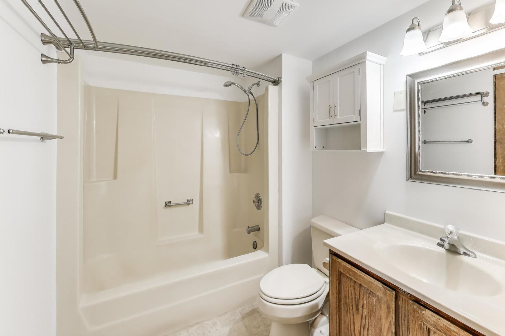 1340 Wooley Road Oswego, IL 60543 - Photo 26 of 35