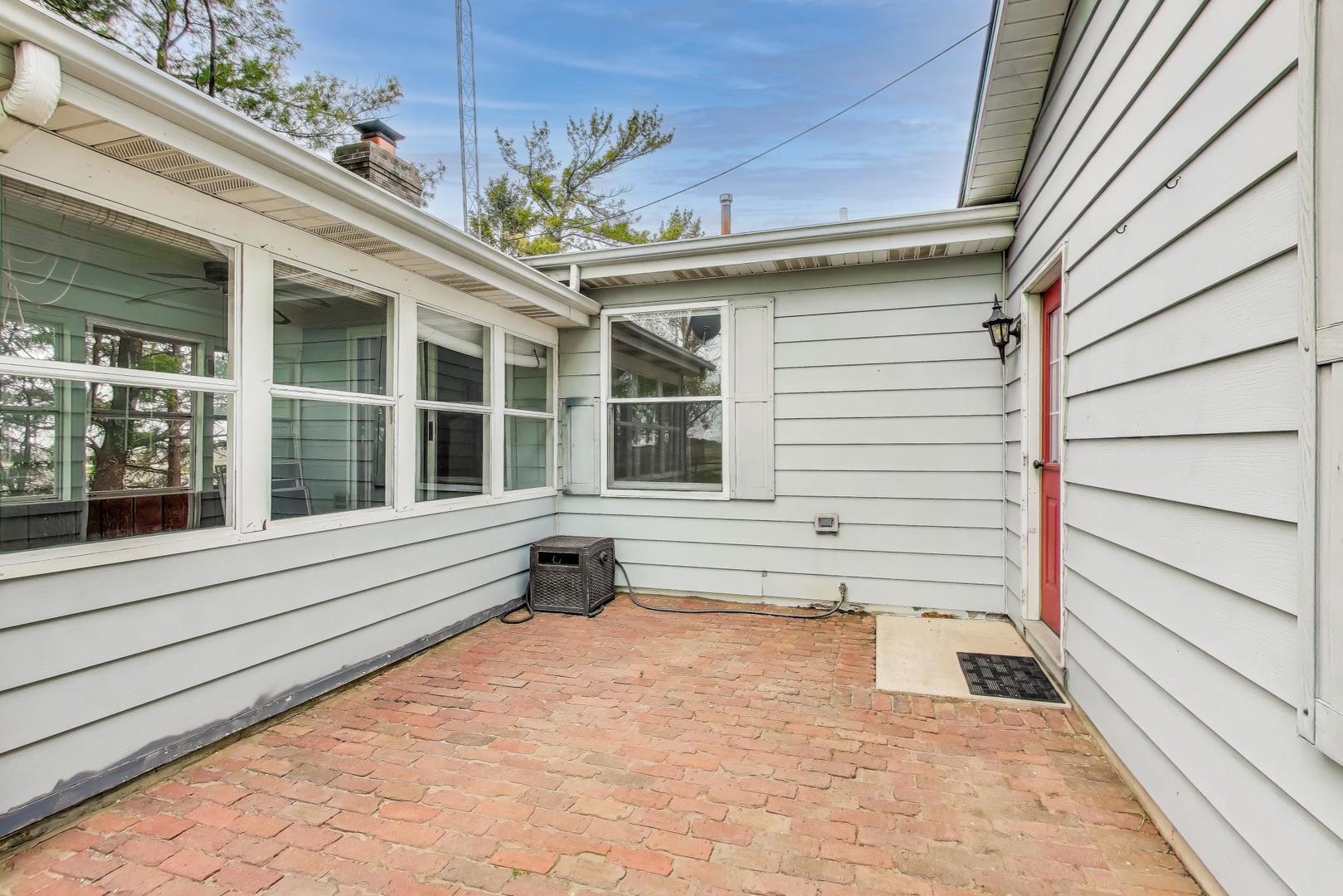 1340 Wooley Road Oswego, IL 60543 - Photo 31 of 35