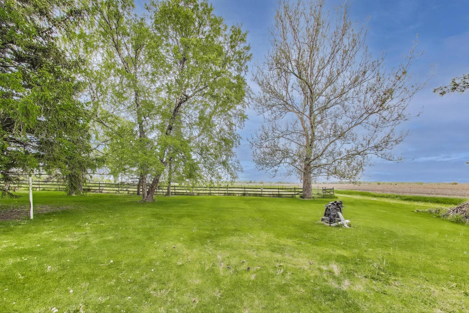 1340 Wooley Road Oswego, IL 60543 - Photo 32 of 35