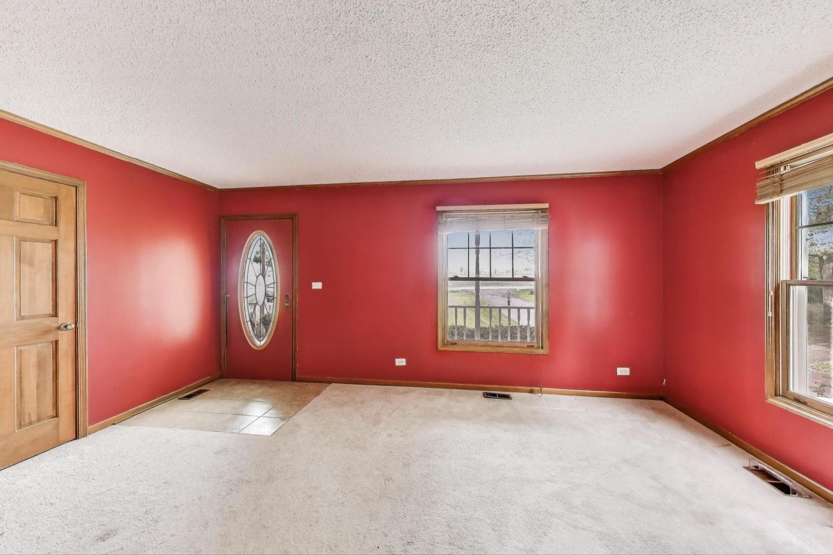 1340 Wooley Road Oswego, IL 60543 - Photo 9 of 35