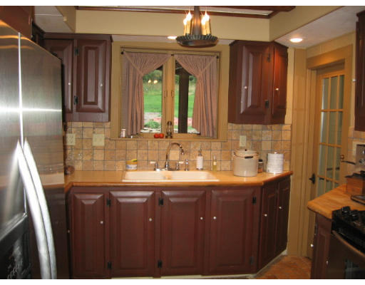 52 Albee Road Uxbridge, MA 01569 - Photo 11 of 30 Gallery Image 11
