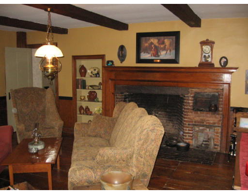 52 Albee Road Uxbridge, MA 01569 - Photo 12 of 30 Gallery Image 12