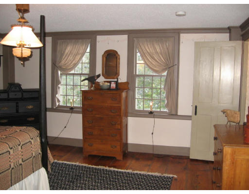 52 Albee Road Uxbridge, MA 01569 - Photo 14 of 30 Gallery Image 14