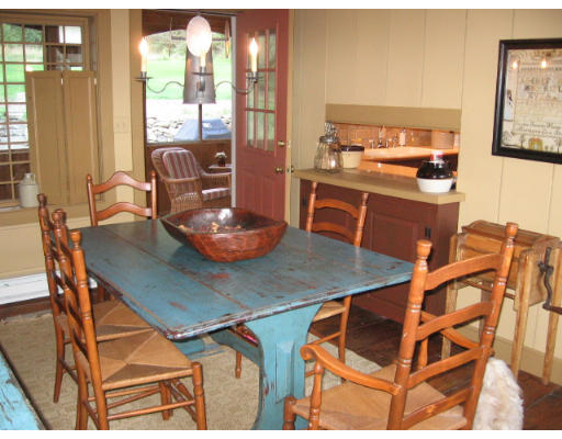52 Albee Road Uxbridge, MA 01569 - Photo 2 of 30 Gallery Image 2