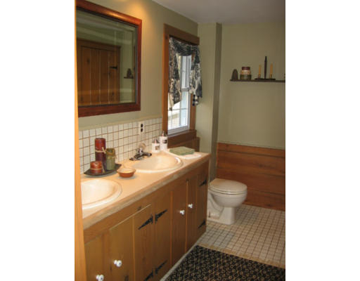 52 Albee Road Uxbridge, MA 01569 - Photo 28 of 30 Gallery Image 28