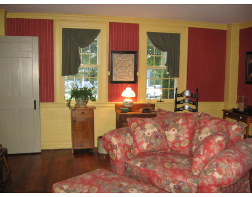 52 Albee Road Uxbridge, MA 01569 - Photo 3 of 30 Gallery Image 3