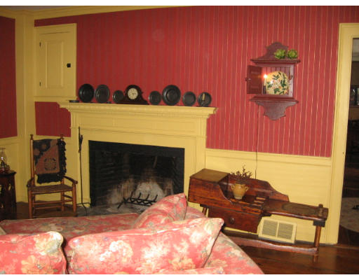 52 Albee Road Uxbridge, MA 01569 - Photo 6 of 30 Gallery Image 6