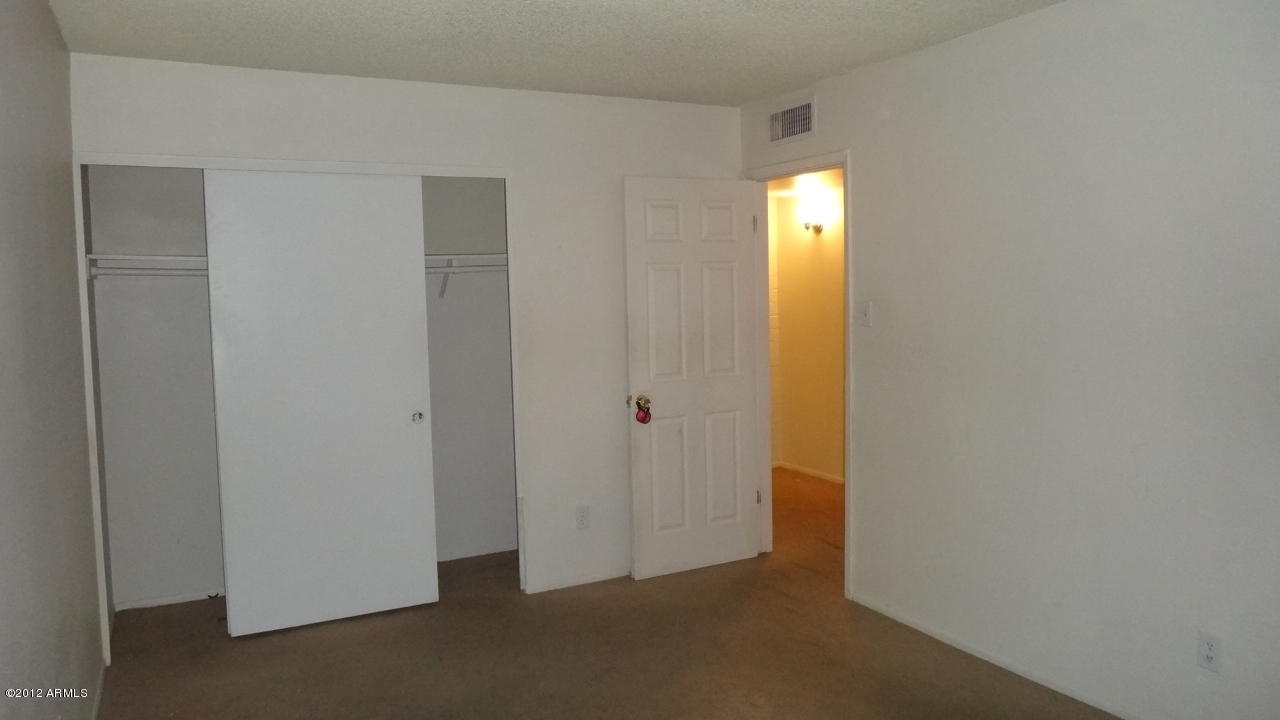 3949 West Wonderview Road Phoenix, AZ 85019 - Photo 16 of 20 DSC06463