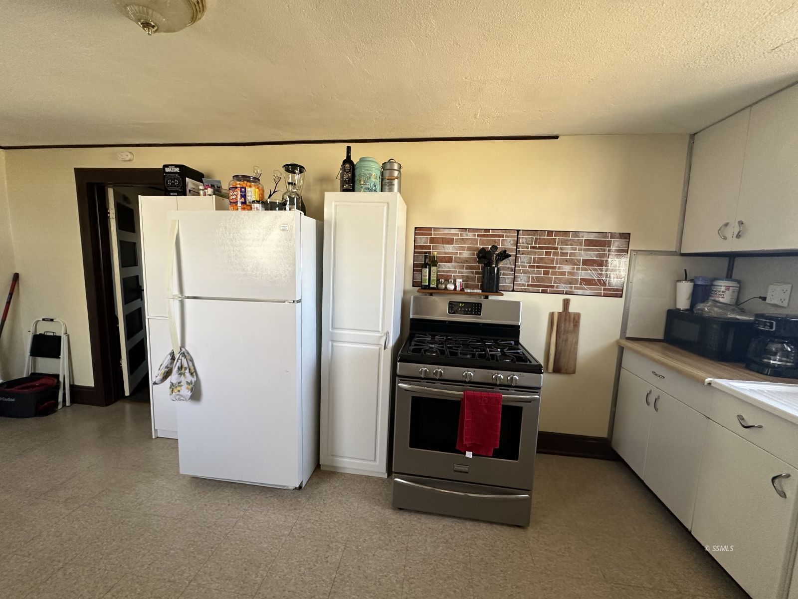 304 Panamint Avenue Ridgecrest, CA 93555 - Photo 8 of 17