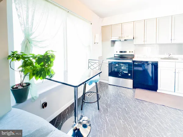 $364,990 | 5859 Hunt Hill Drive, Unit 1205, Elkridge, MD 21075