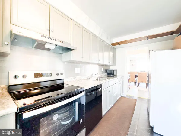 $364,990 | 5859 Hunt Hill Drive, Unit 1205, Elkridge, MD 21075