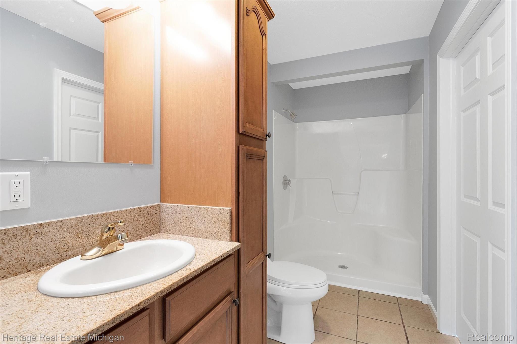 2730 Krouse Road Owosso, MI 48867 - Photo 16 of 45 Master full bath