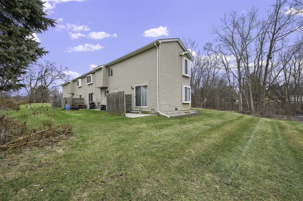 2245 South Commerce Road Walled Lake, MI 48390 - Photo 7 of 24