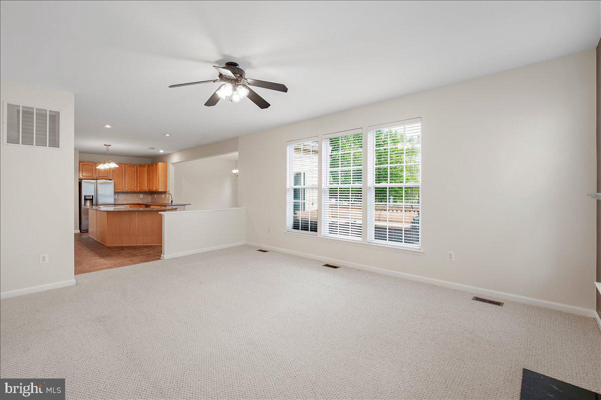 5902 Union Ridge Drive Adamstown, MD 21710 - Photo 13 of 46 Family room