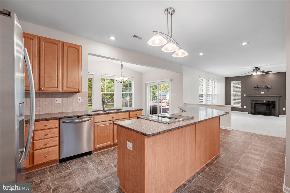 5902 Union Ridge Drive Adamstown, MD 21710 - Photo 2 of 46 Big, open kitchen