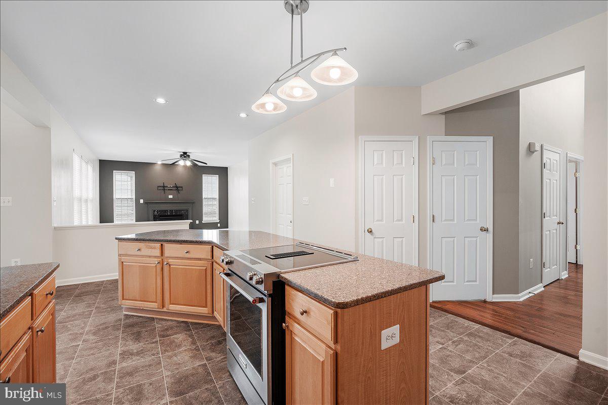 5902 Union Ridge Drive Adamstown, MD 21710 - Photo 7 of 46 Big, open kitchen
