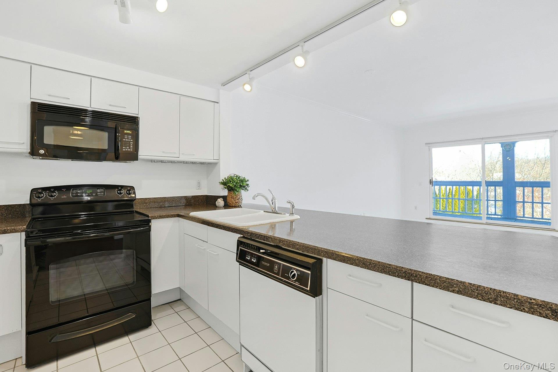 333 North State Road, Unit 22 Briarcliff Manor, NY 10510 - Photo 9 of 23