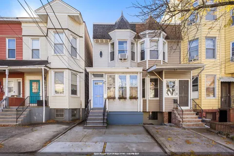 $599,000 | 423 Fairmount Avenue, Jersey City, NJ 07306