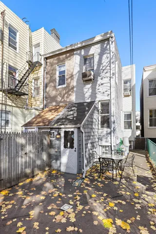$599,000 | 423 Fairmount Avenue, Jersey City, NJ 07306