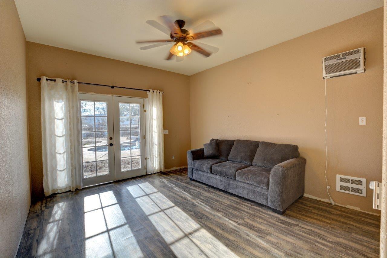 11955 Perry Road White City, OR 97503 - Photo 18 of 32 a living room with furniture and a large window