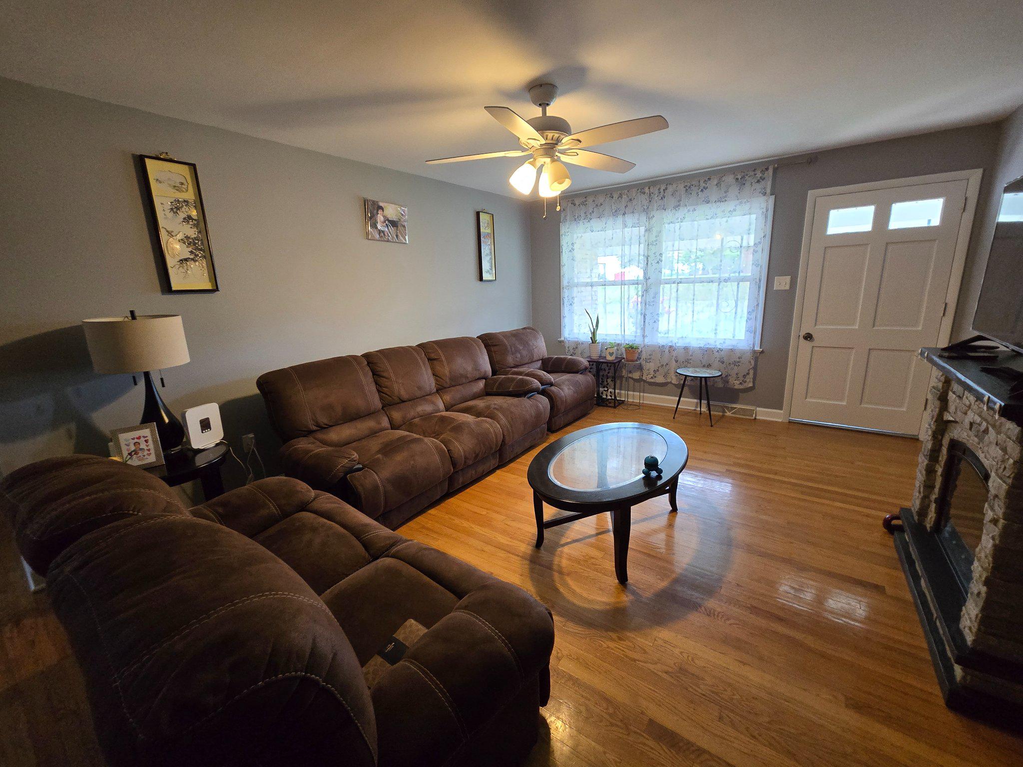 13822 Northcrest Road Hagerstown, MD 21742 - Photo 3 of 50 Living room