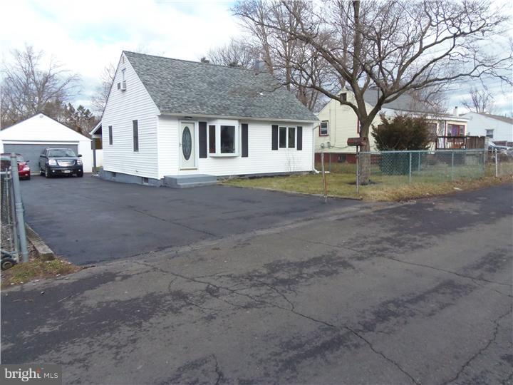 1718 Ritter Avenue Bristol, PA 19007 - Photo 1 of 21 Front Yard