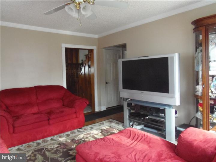 1718 Ritter Avenue Bristol, PA 19007 - Photo 8 of 21 Living Room