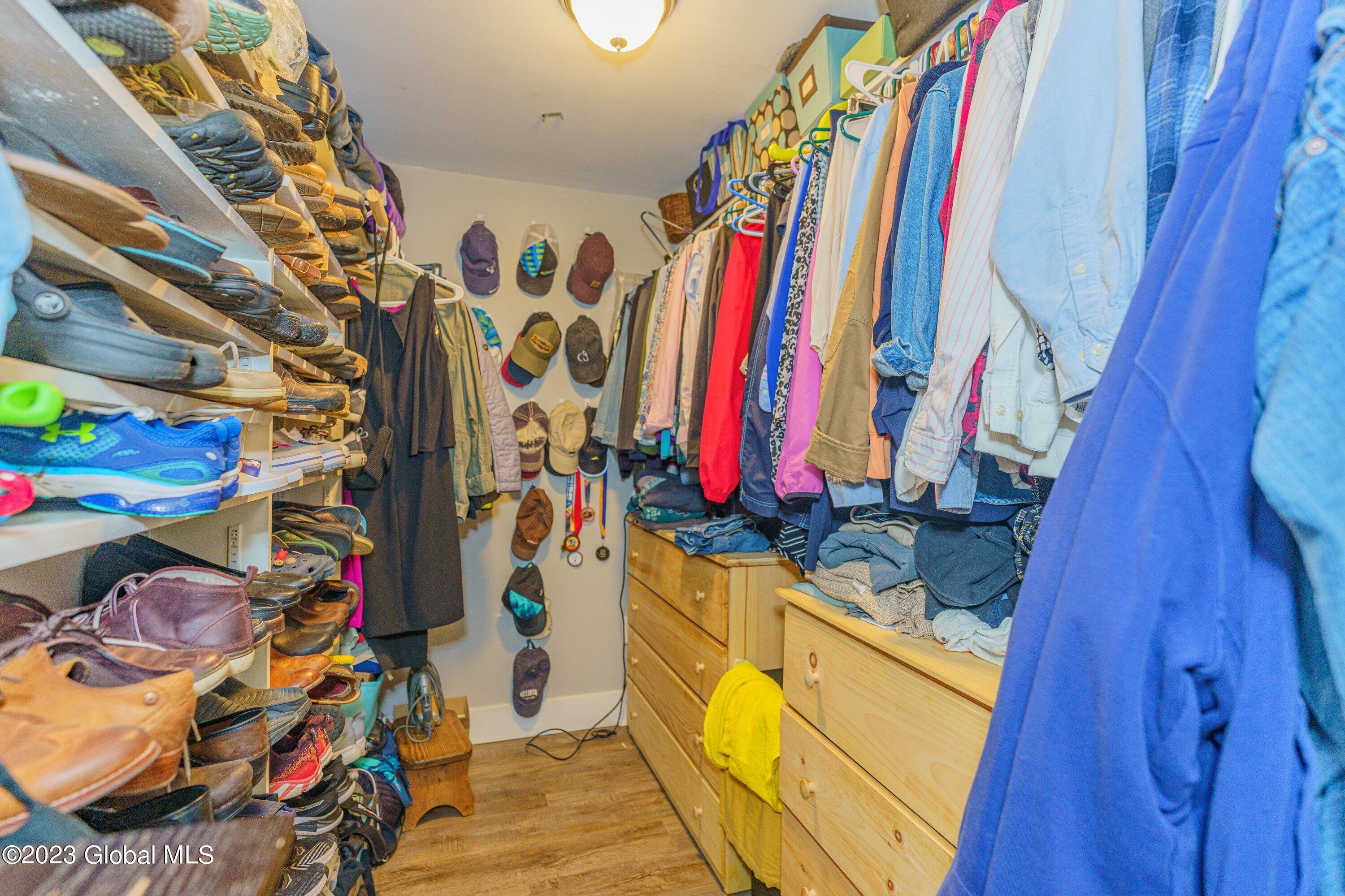 815 Warner Road Niskayuna, NY 12309 - Photo 16 of 32 022-5 Master closet 3
