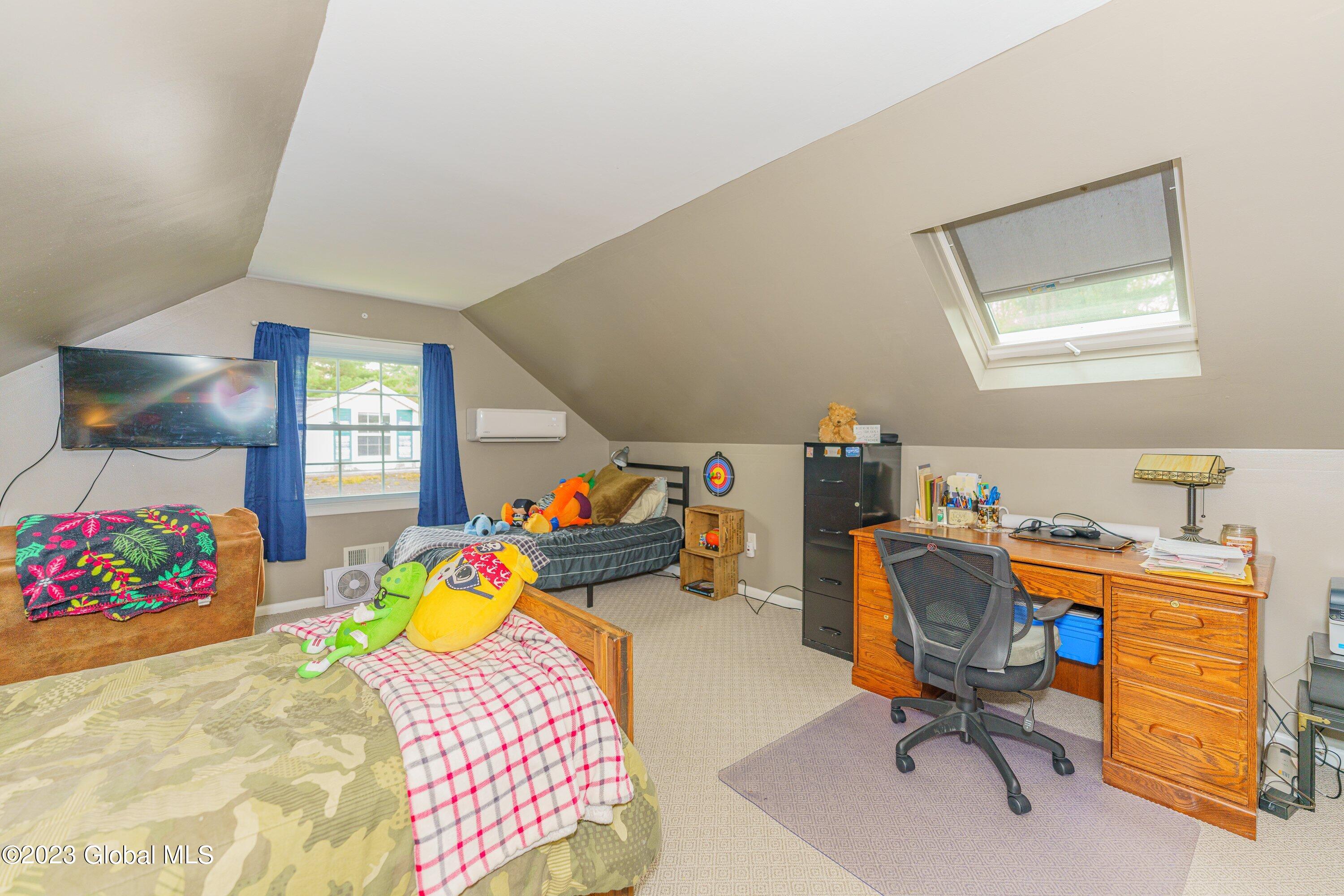 815 Warner Road Niskayuna, NY 12309 - Photo 20 of 32 027-6 Bedroom 3