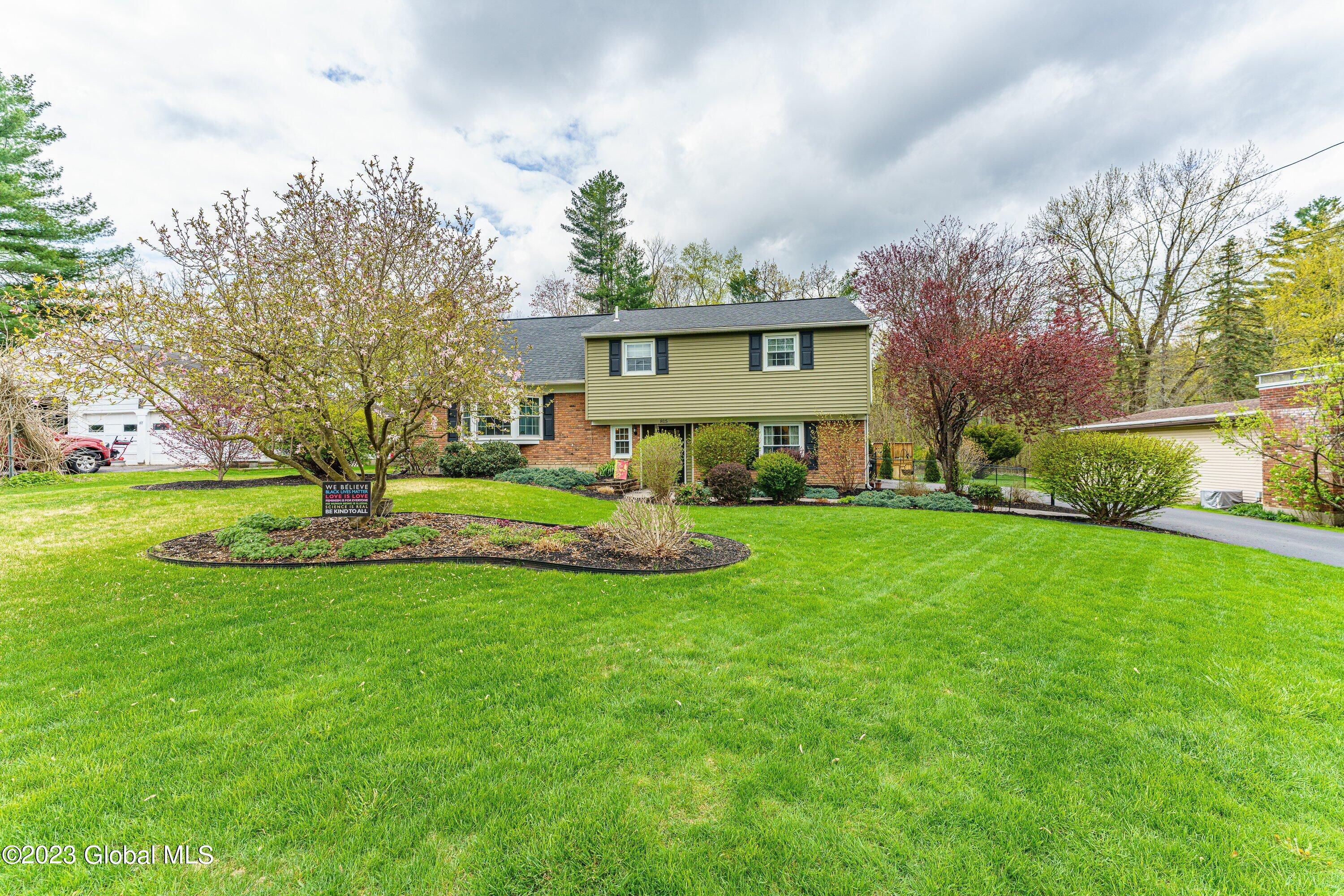 815 Warner Road Niskayuna, NY 12309 - Photo 2 of 32 001-0 Front 1