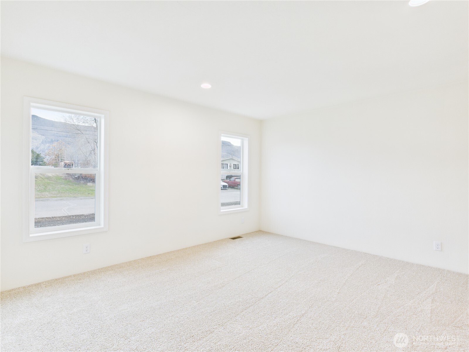 403 2nd Street Southwest Rock Island, WA 98850 - Photo 6 of 11