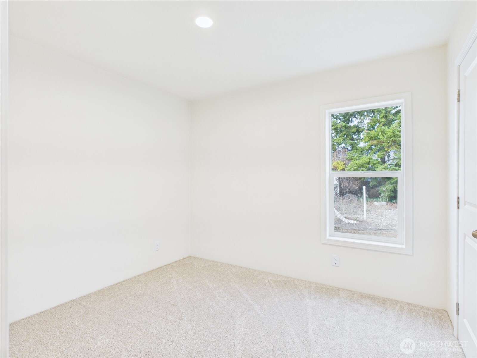 403 2nd Street Southwest Rock Island, WA 98850 - Photo 8 of 11