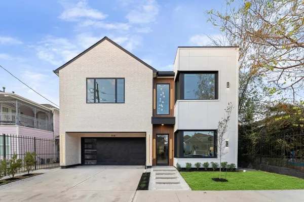 $1,899,000 | 508 Willard Street, Houston, TX 77006