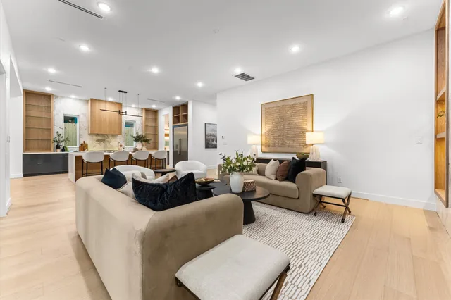 $1,899,000 | 508 Willard Street, Houston, TX 77006