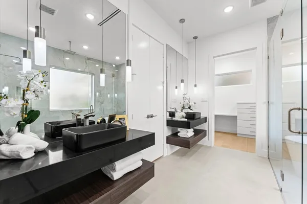 $1,899,000 | 508 Willard Street, Houston, TX 77006