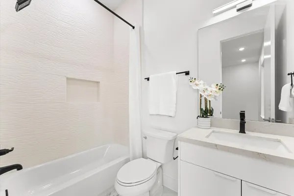 $1,899,000 | 508 Willard Street, Houston, TX 77006
