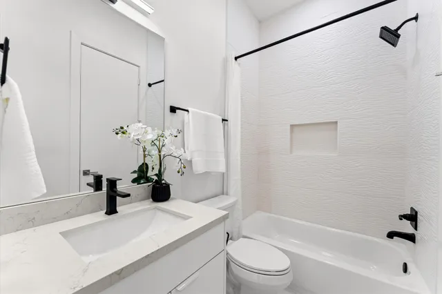 $1,899,000 | 508 Willard Street, Houston, TX 77006