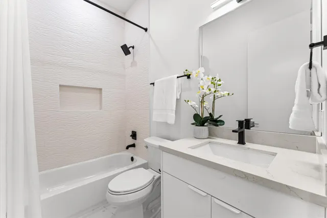 $1,899,000 | 508 Willard Street, Houston, TX 77006