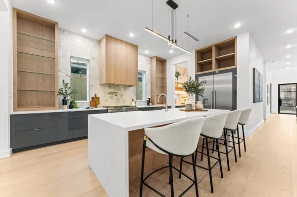 $1,899,000 | 508 Willard Street, Houston, TX 77006